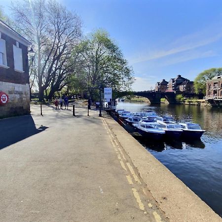 The Davey Tower, Medieval Riverside House York Extérieur photo