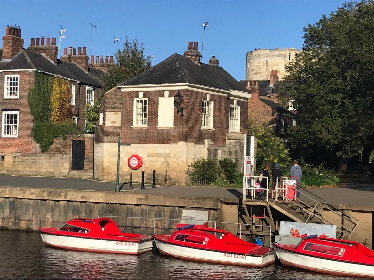The Davey Tower, Medieval Riverside House York Extérieur photo